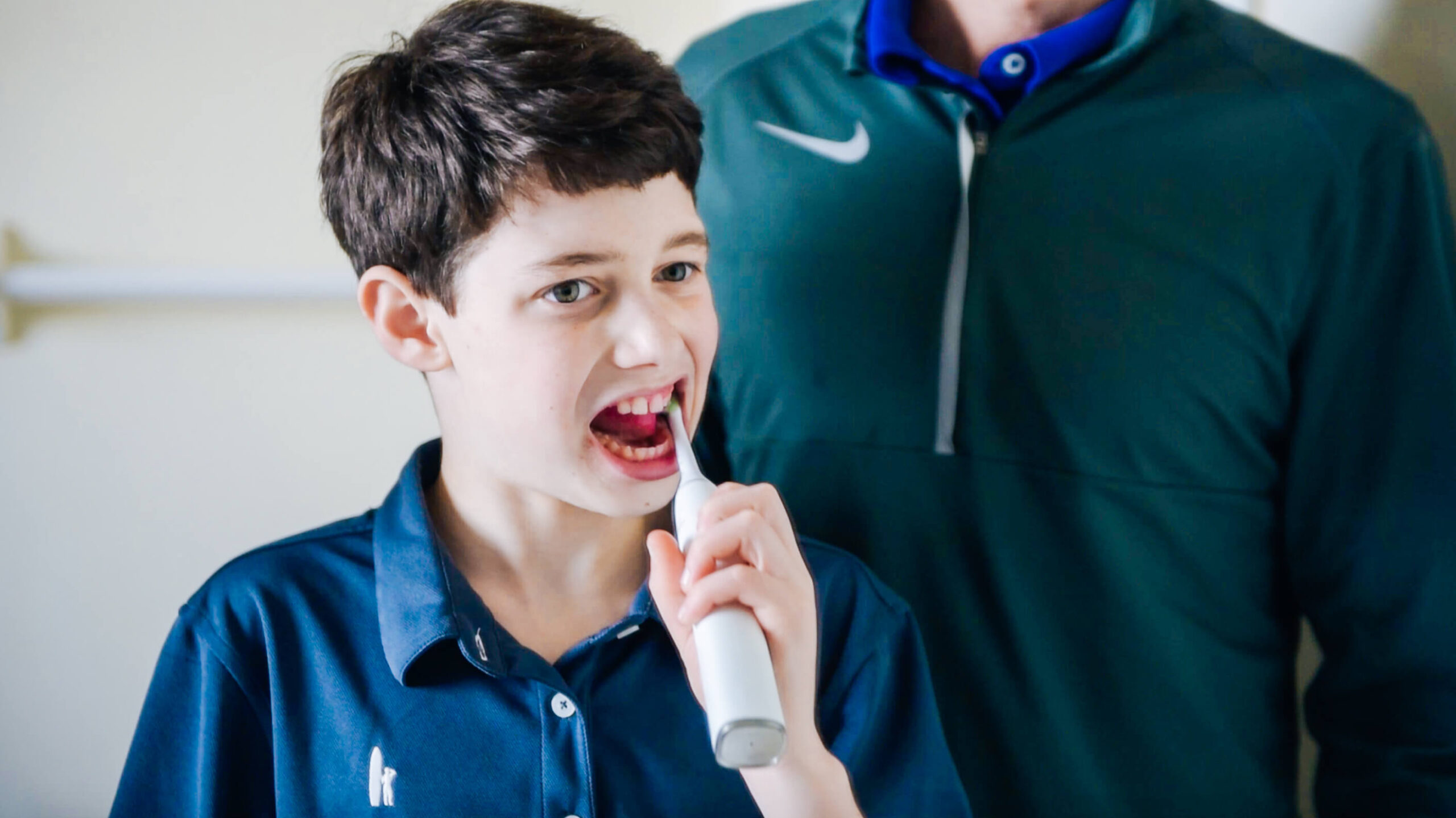How to brush your child's teeth - ages 9+
